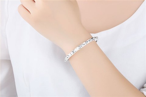 999純銀女首飾簡(jiǎn)約時(shí)尚滿天星手鐲子 廣州MISSG珠寶首飾廠家批發(fā) 來(lái)圖來(lái)樣定制代加工